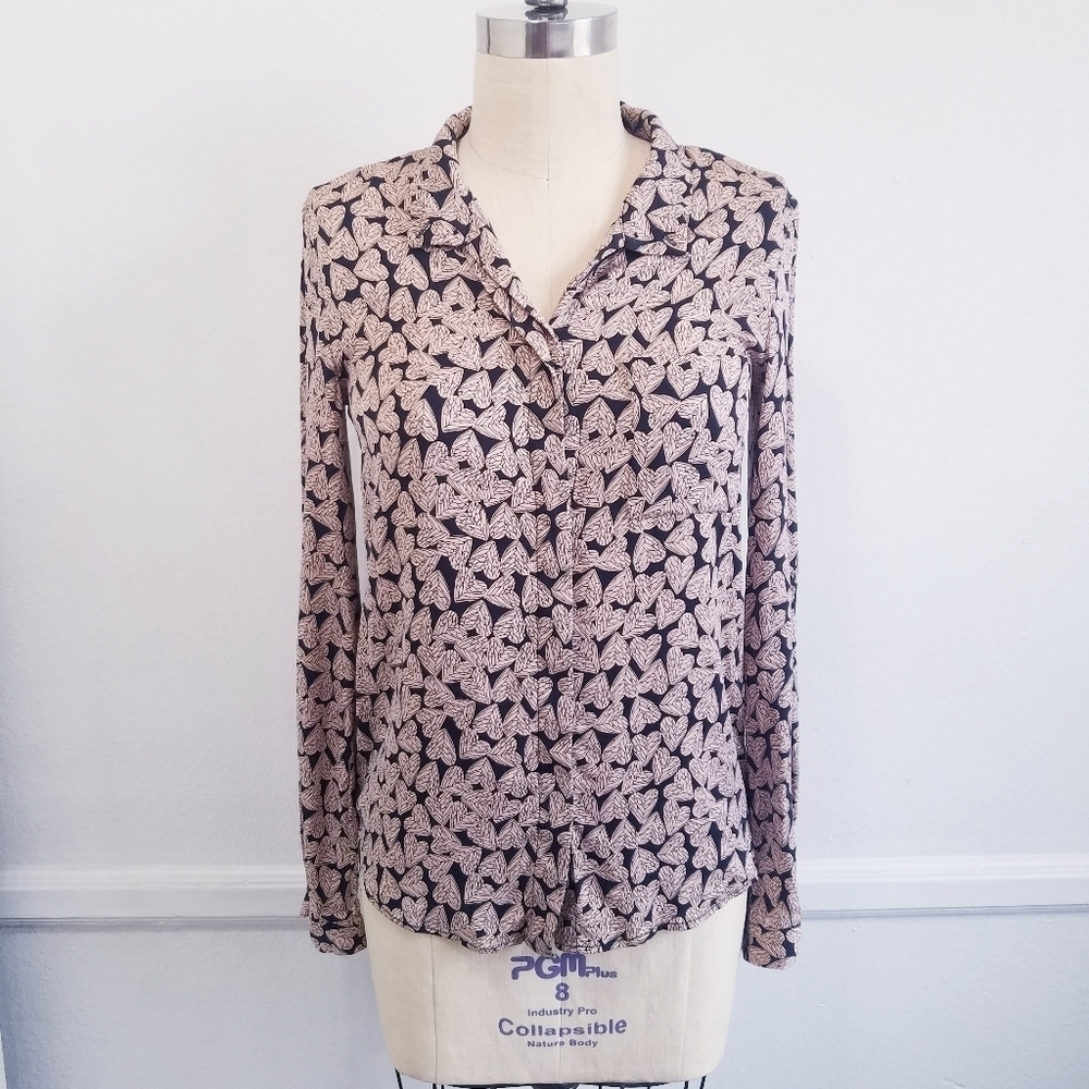 🌸 Diane Von Furstenberg | 100%‎ Silk Hearts Buttondown top S